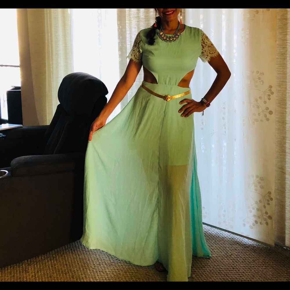 Beautiful forever 21 dress. Like new.. wear once.
